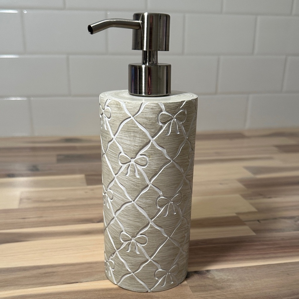 NWT Elegant Coquette Soap Dispenser
